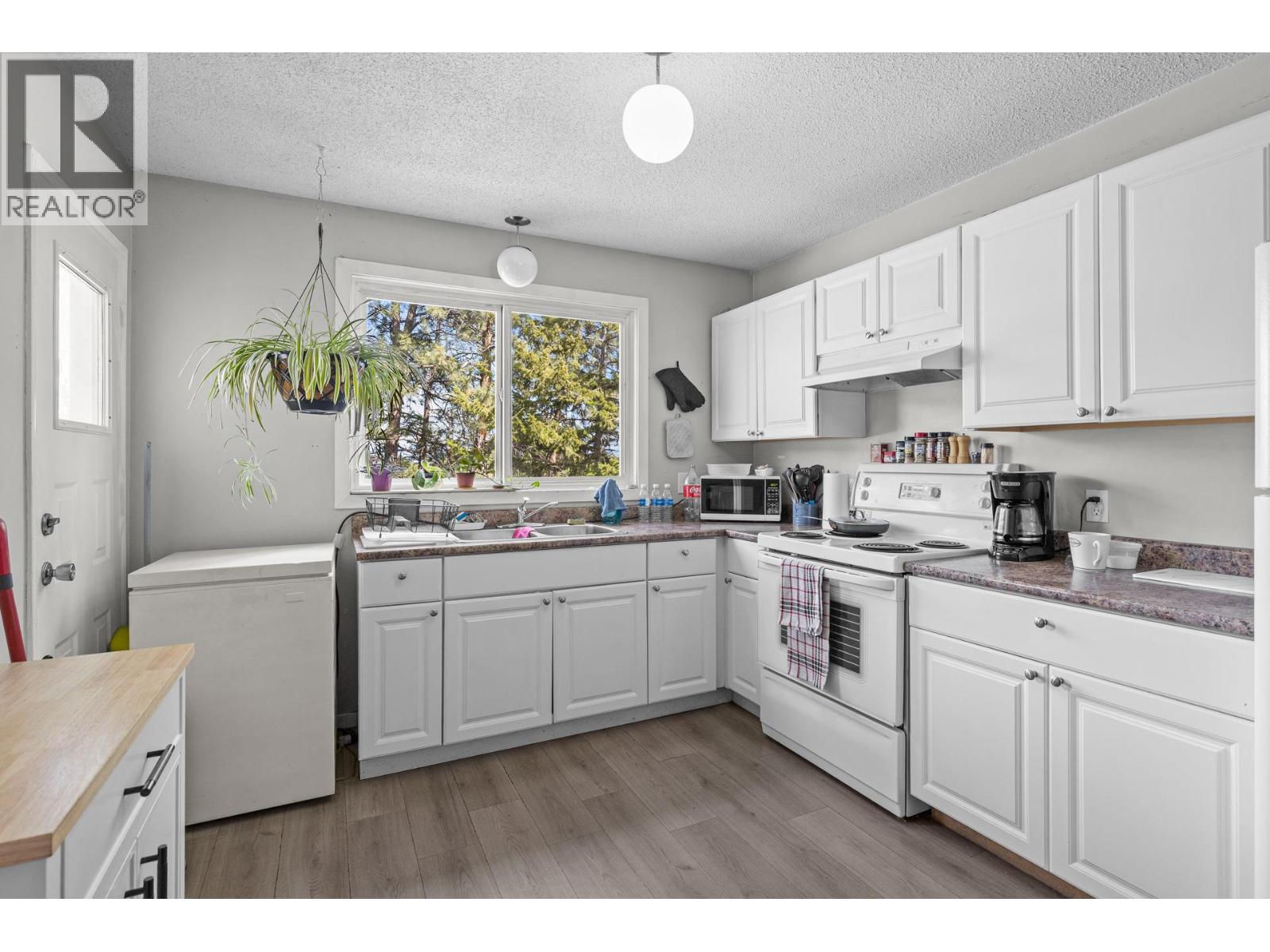 3395/3397 Webber Road - 50