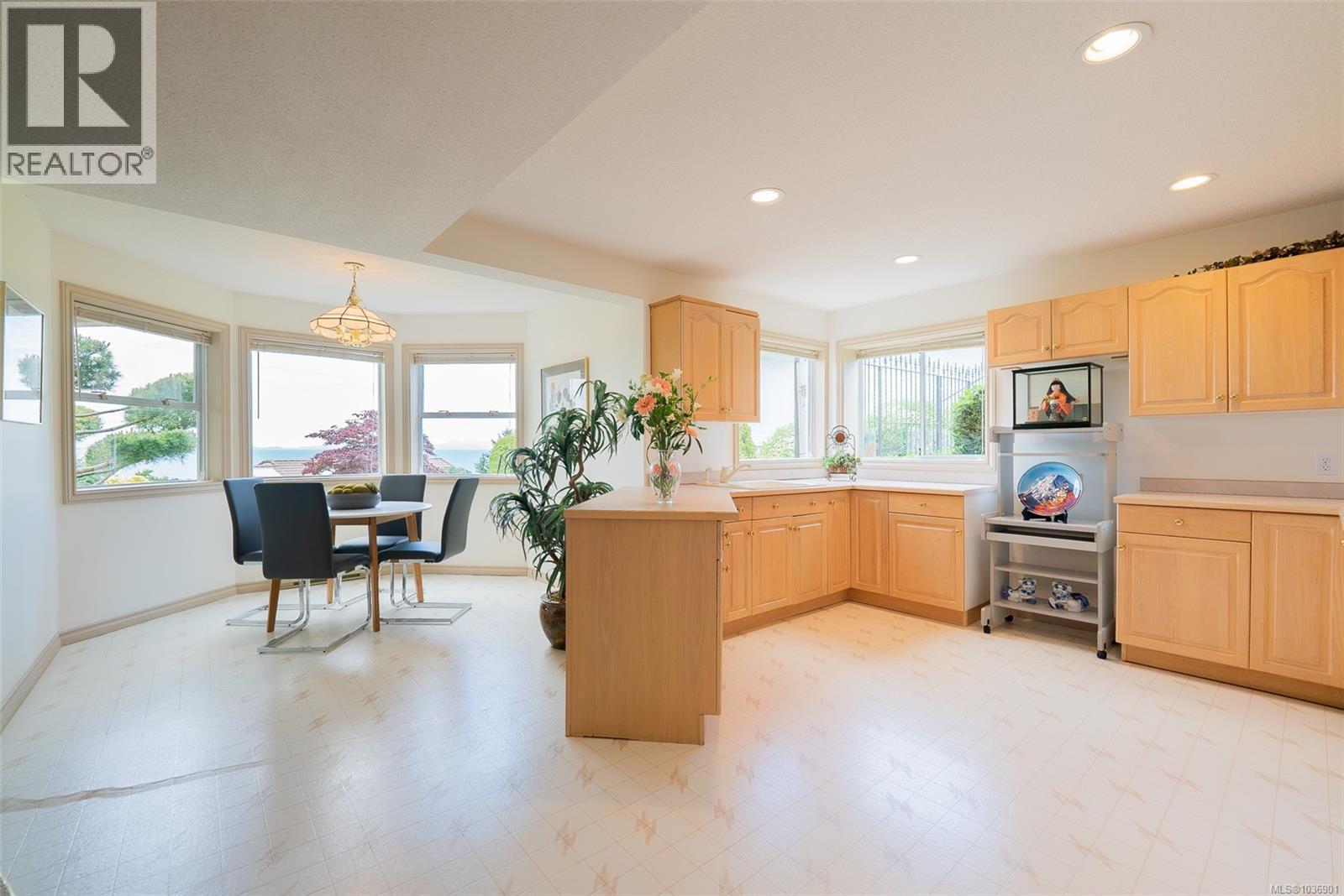 5056 Vista View Cres - 6