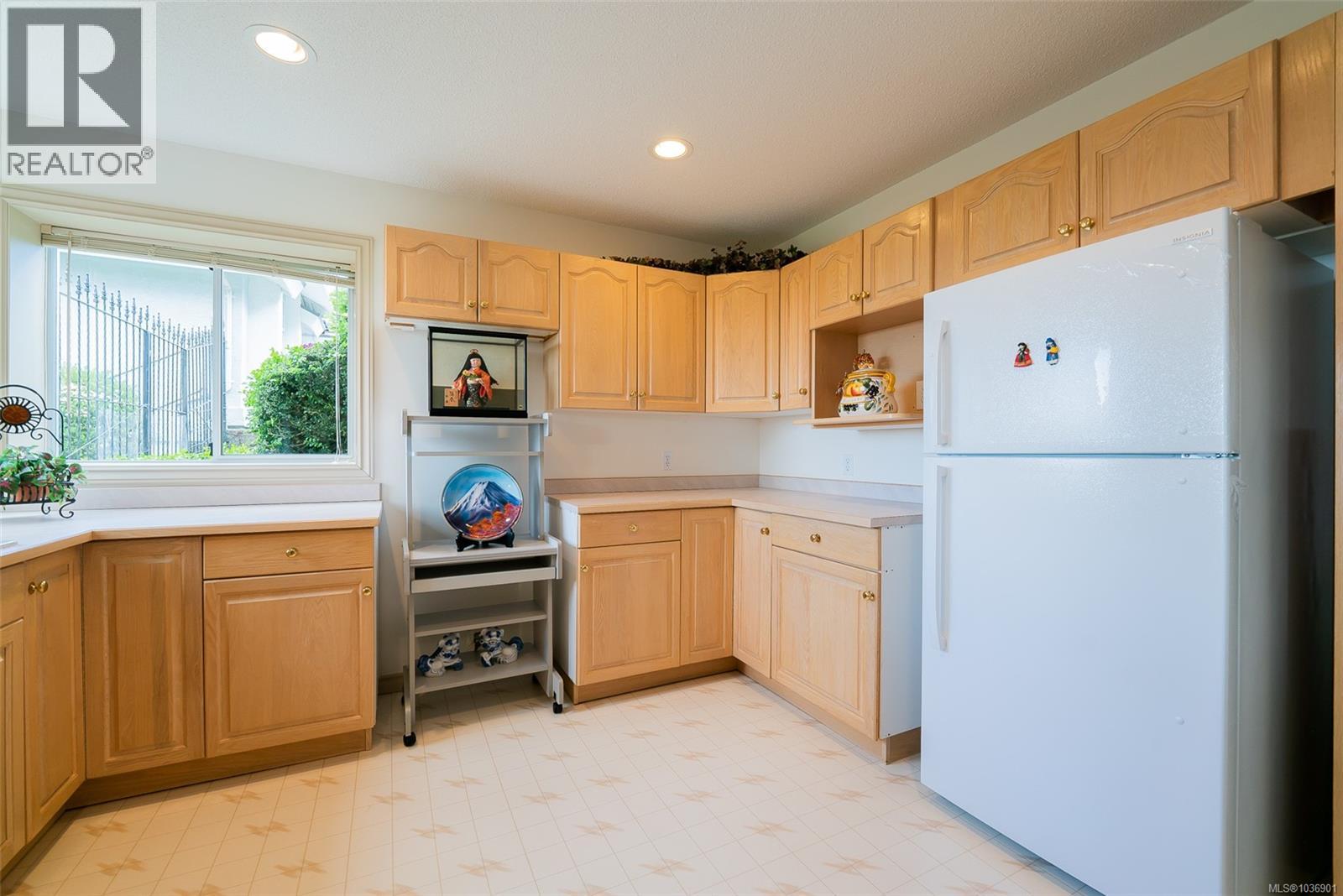 5056 Vista View Cres - 8