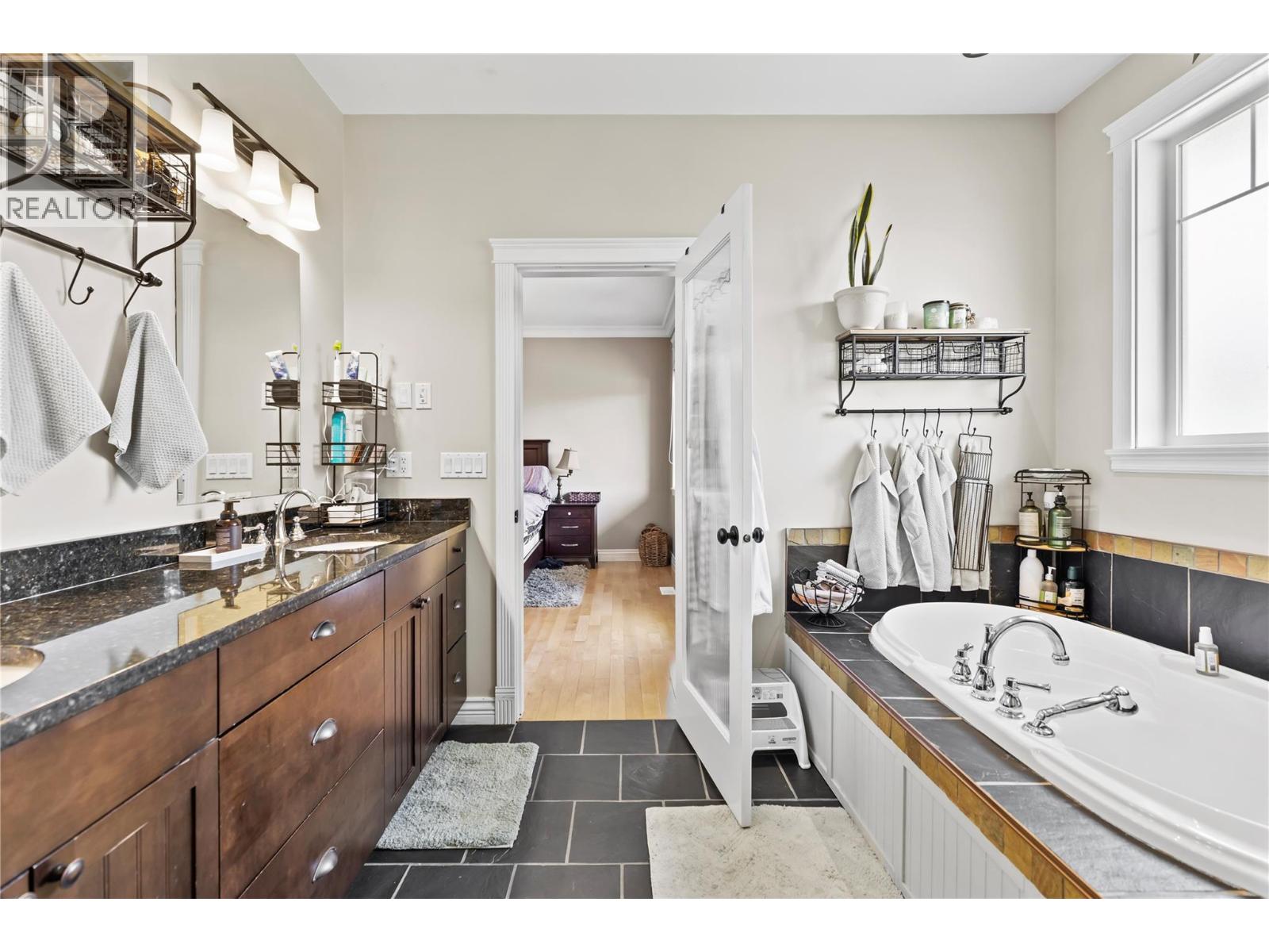 252 Oriole Way - 29