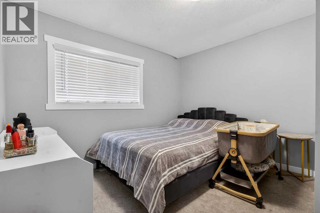 2418 & 2414 27 Street SE - 40