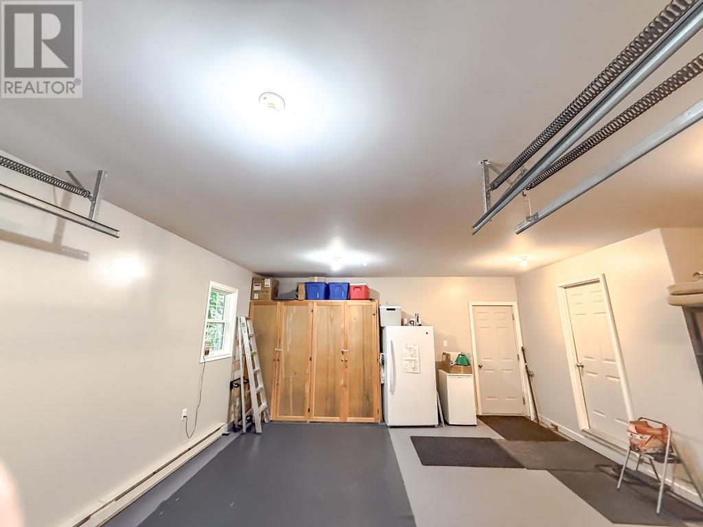 16 Heneys Pond Road - 22