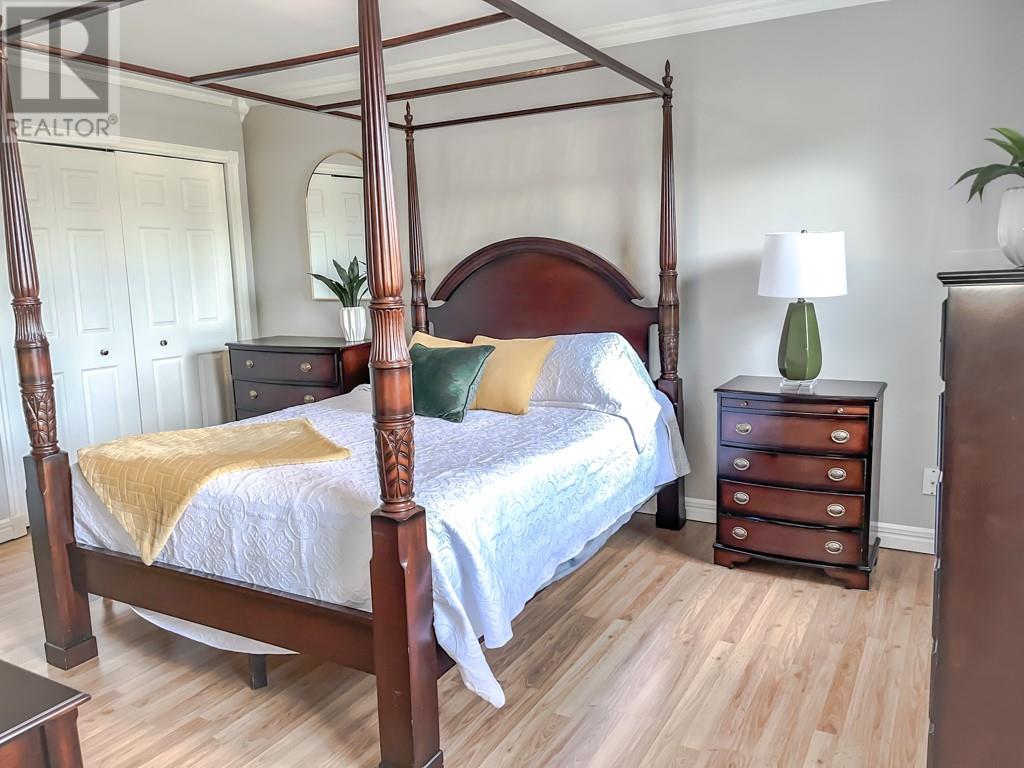 16 Heneys Pond Road - 18