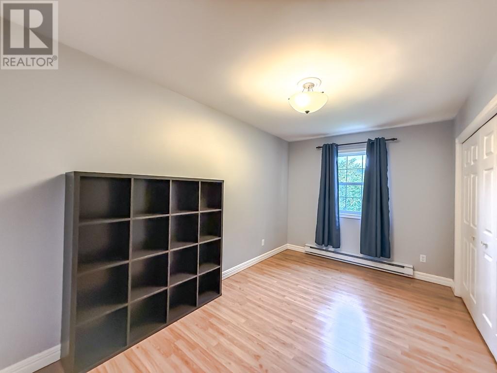 16 Heneys Pond Road - 16