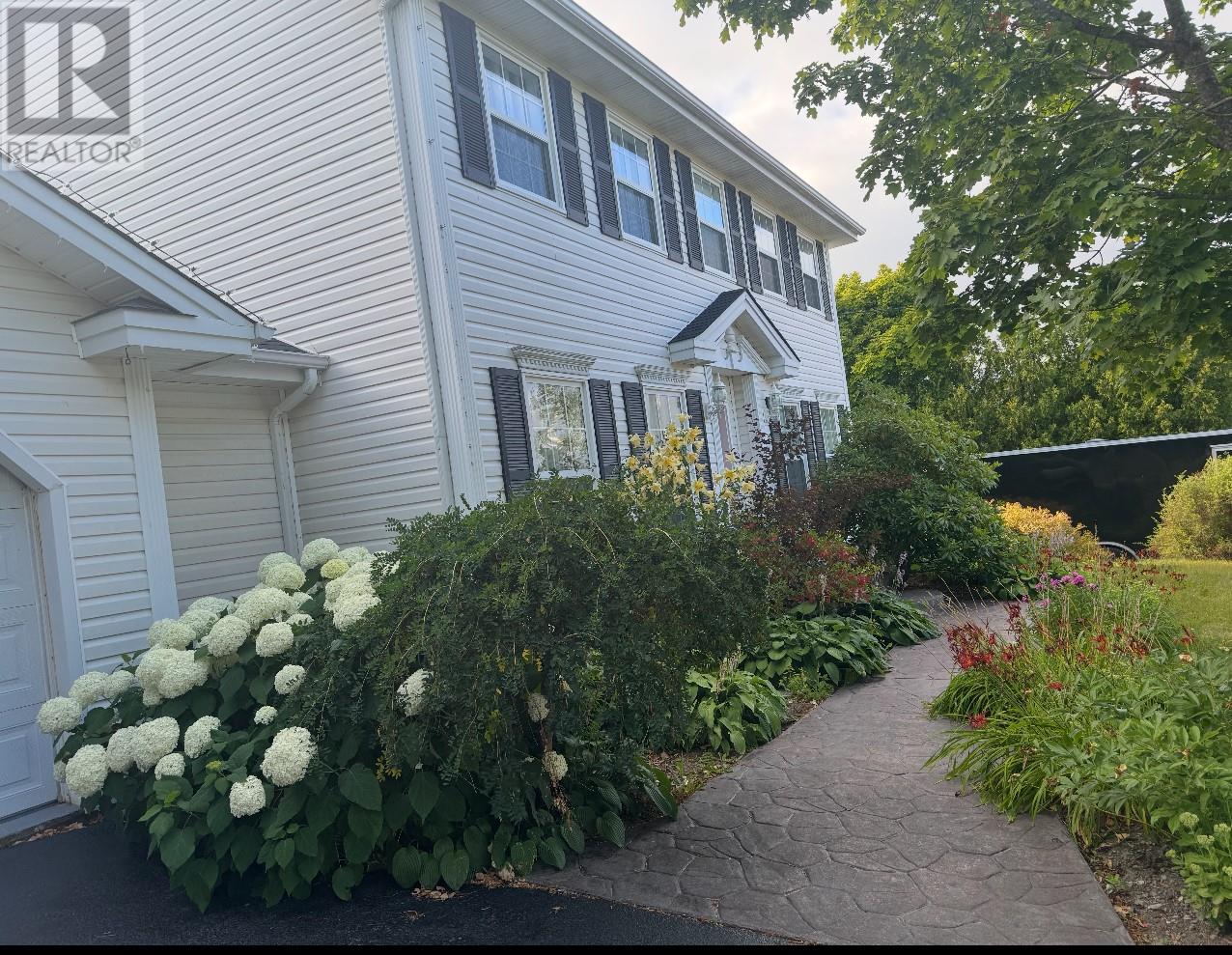 16 Heneys Pond Road - 36