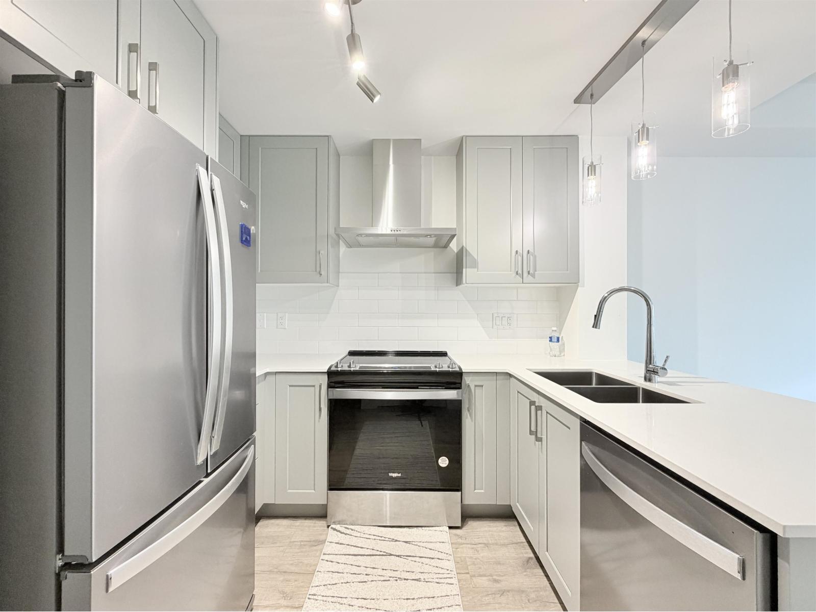 308 6338 KING GEORGE BOULEVARD, Surrey