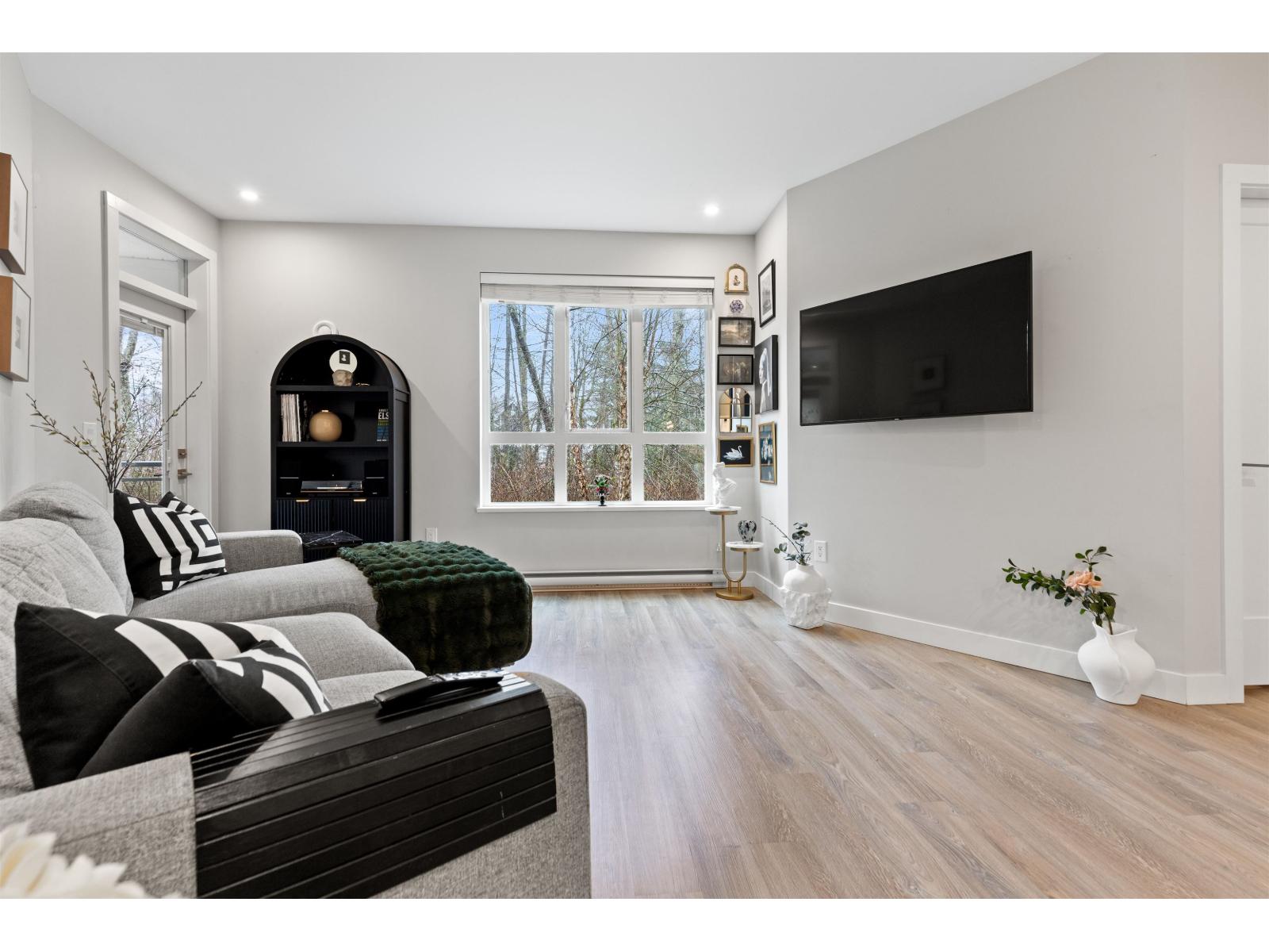 201 15436 31 AVENUE, Surrey