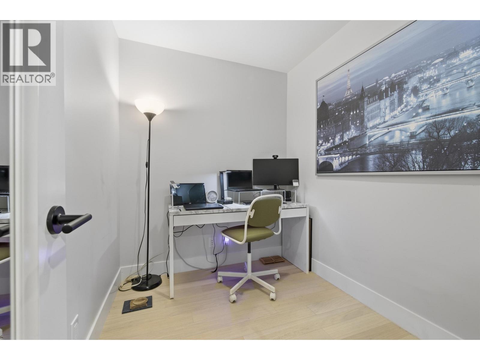 204 22265 DEWDNEY TRUNK ROAD, Maple Ridge