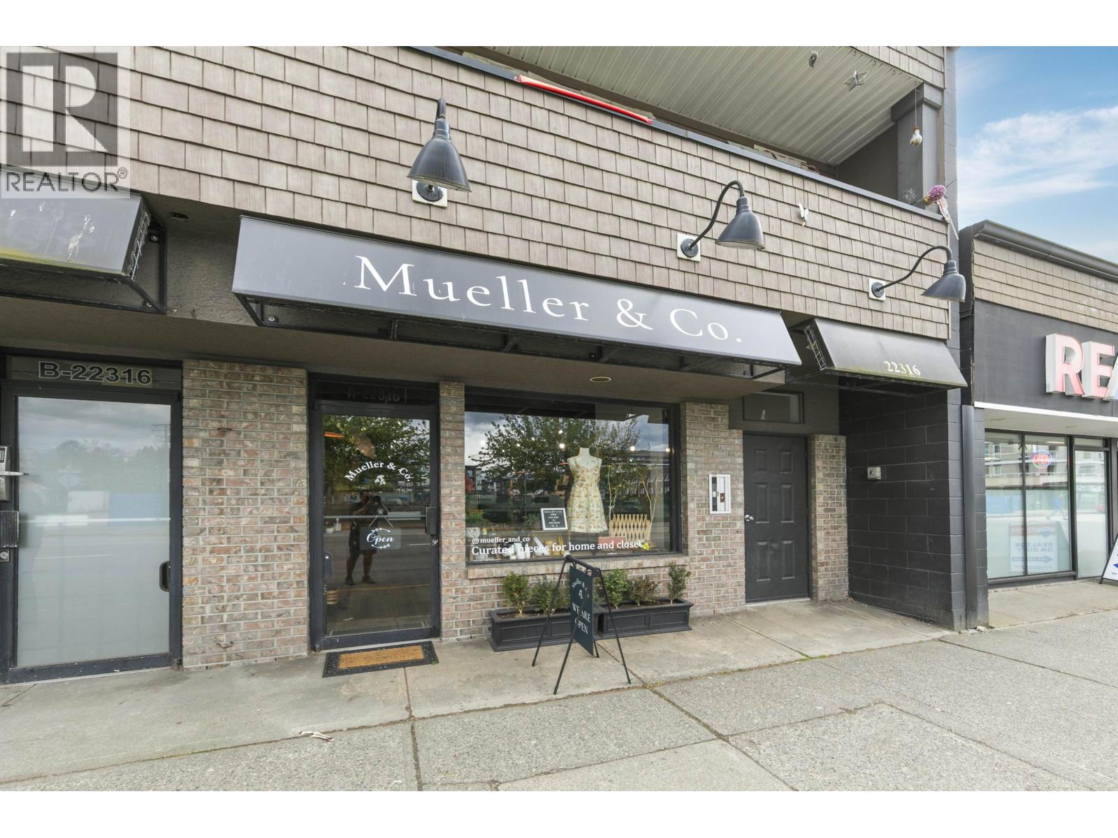 204 22265 DEWDNEY TRUNK ROAD, Maple Ridge