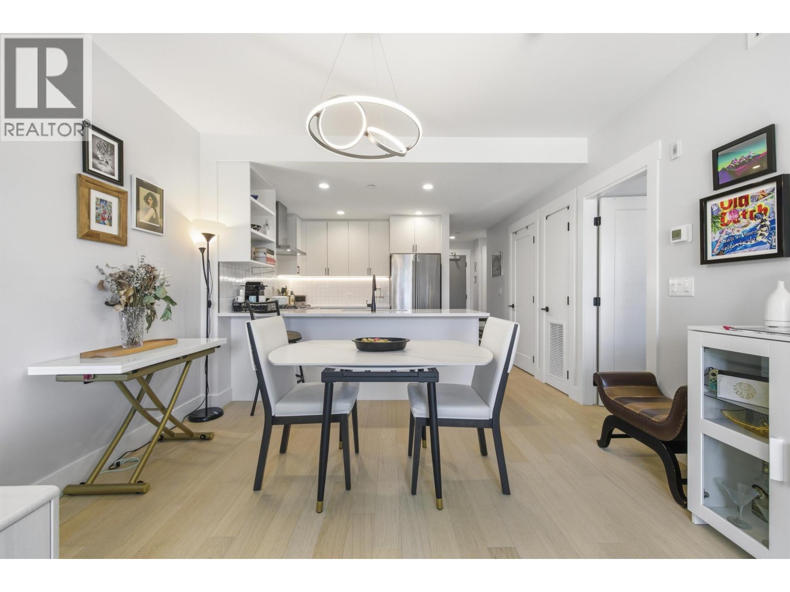 204 22265 DEWDNEY TRUNK ROAD, Maple Ridge