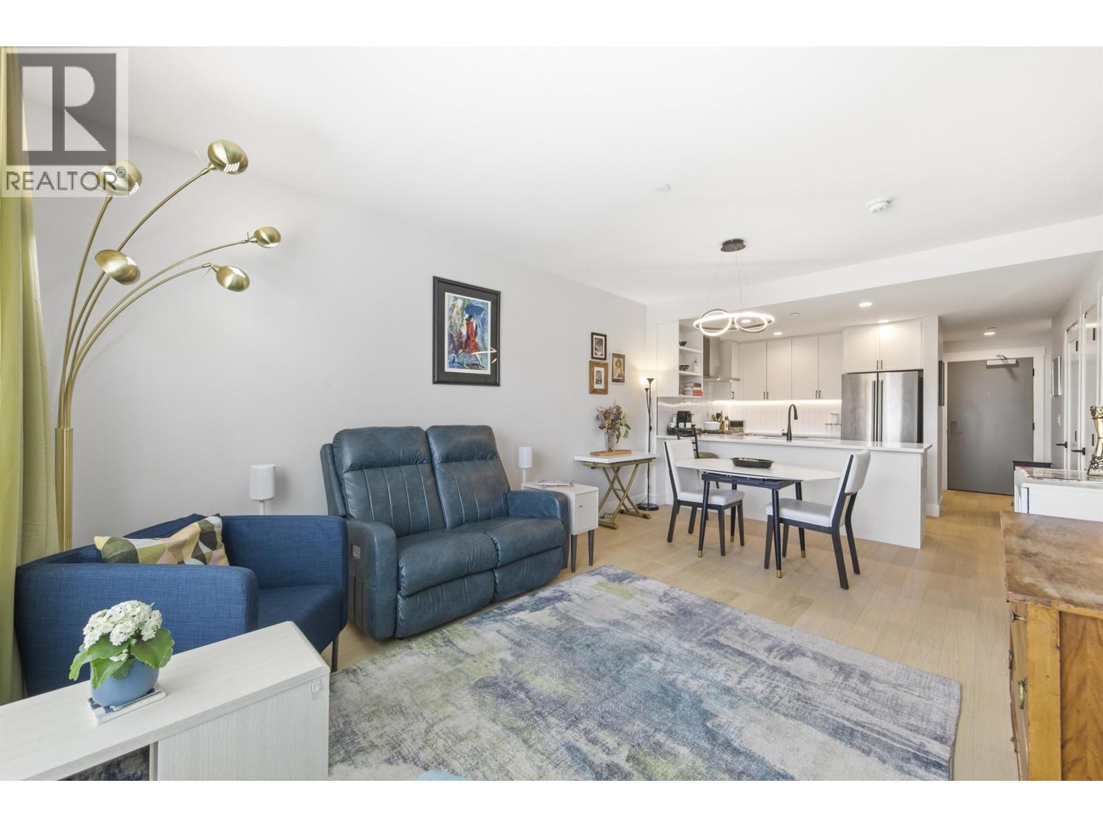 204 22265 DEWDNEY TRUNK ROAD, Maple Ridge