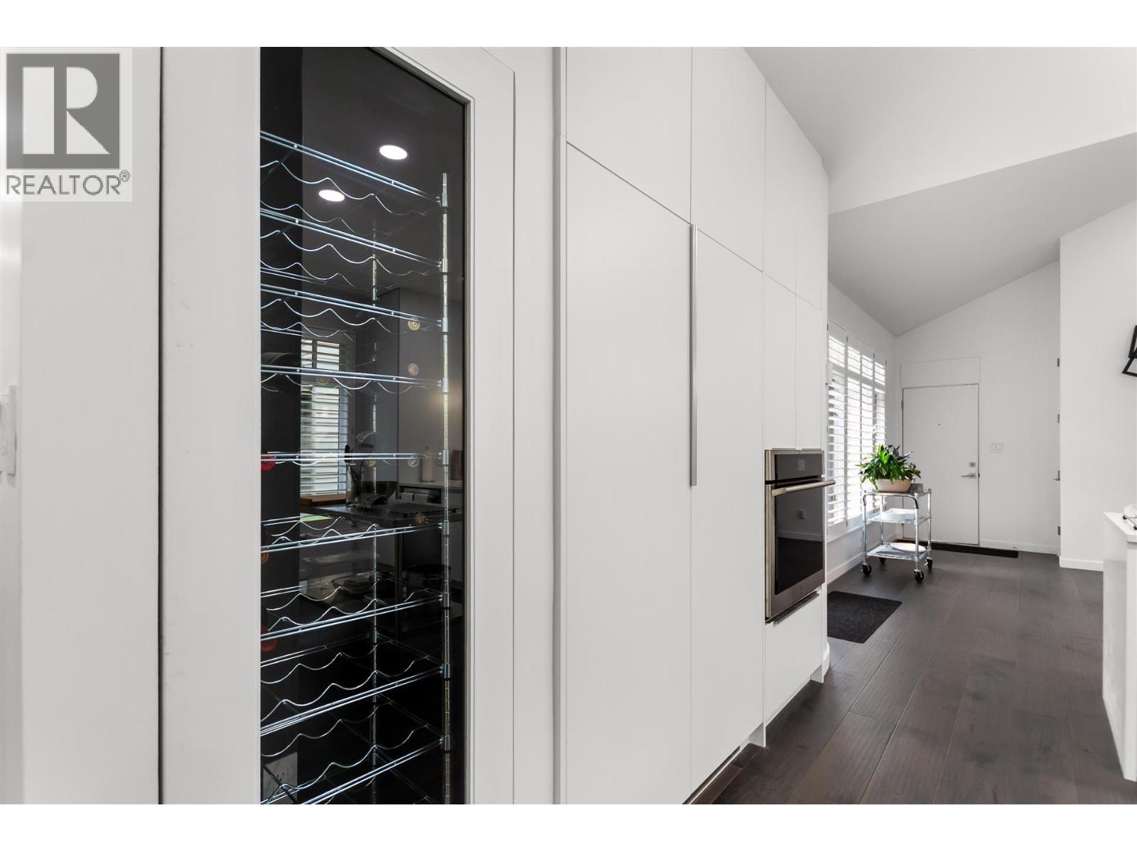 303 6505 3 AVENUE, Delta