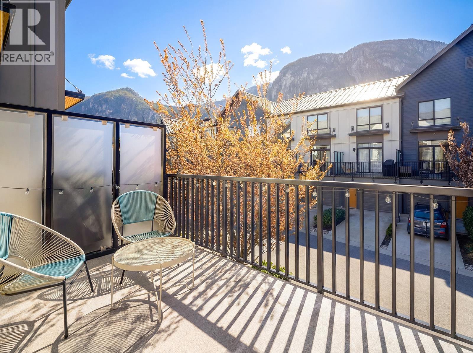 1321 HALYARD PLACE, Squamish