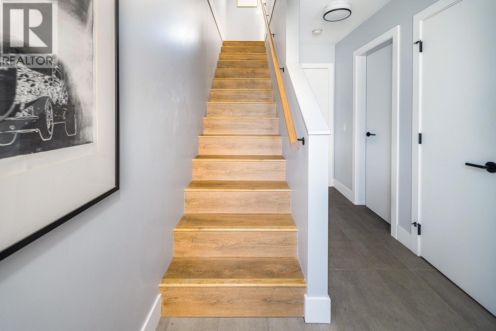 1321 HALYARD PLACE, Squamish