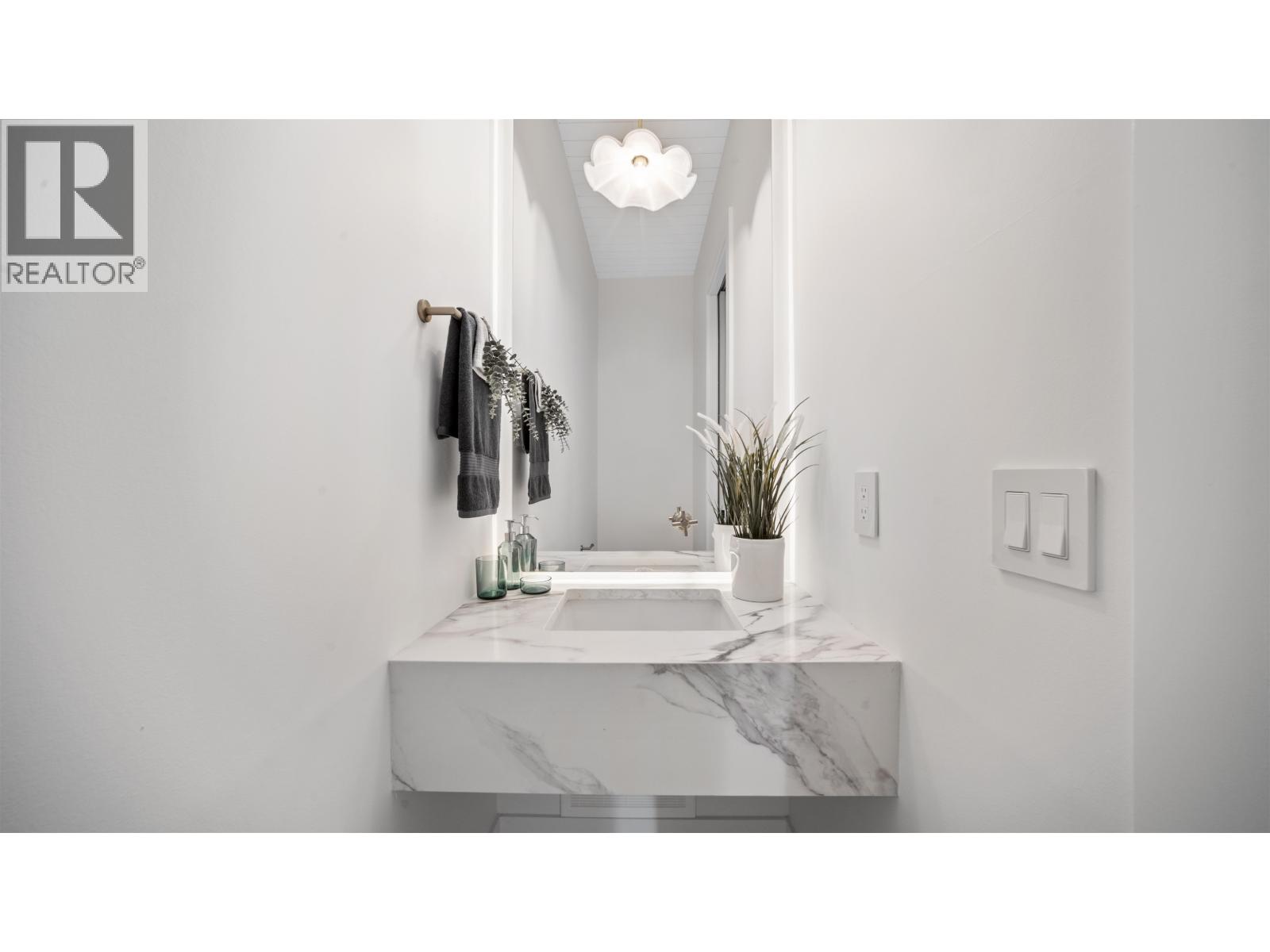 6067 44A AVENUE, Ladner