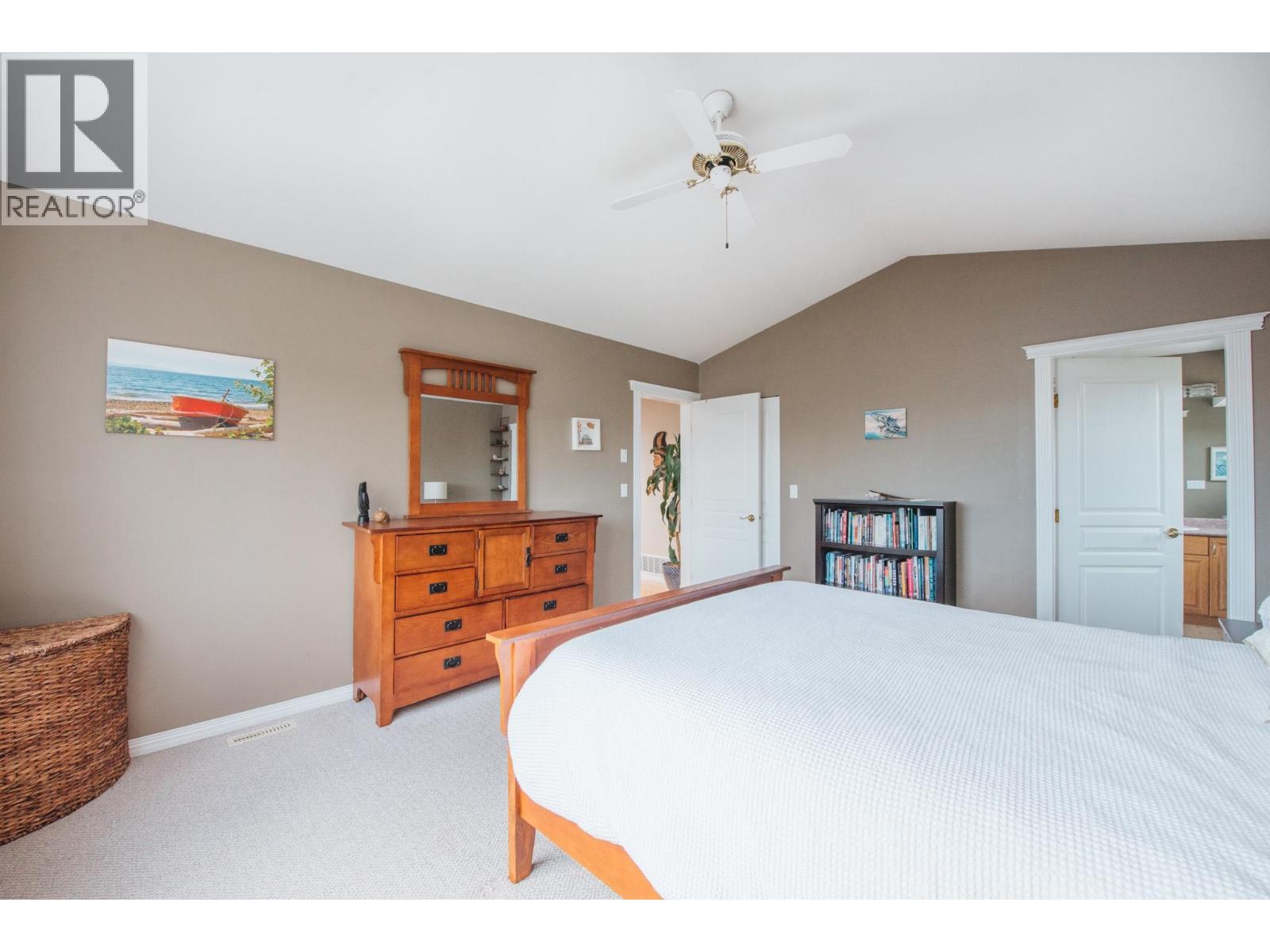 5656 COOK PLACE, Sechelt