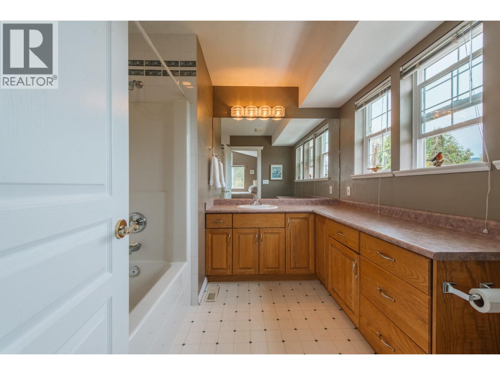 5656 COOK PLACE, Sechelt