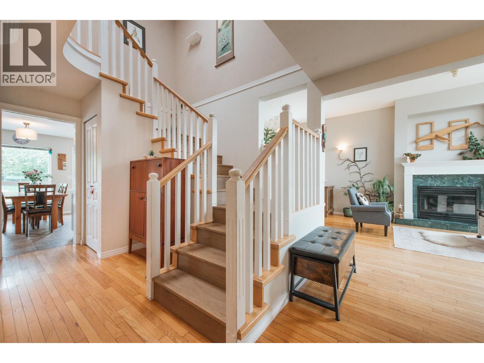 5656 COOK PLACE, Sechelt