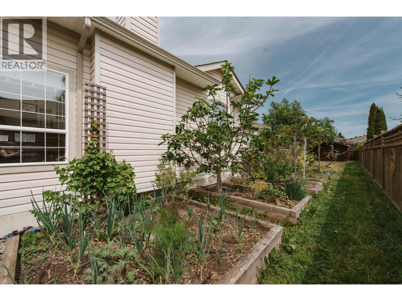 5656 COOK PLACE, Sechelt