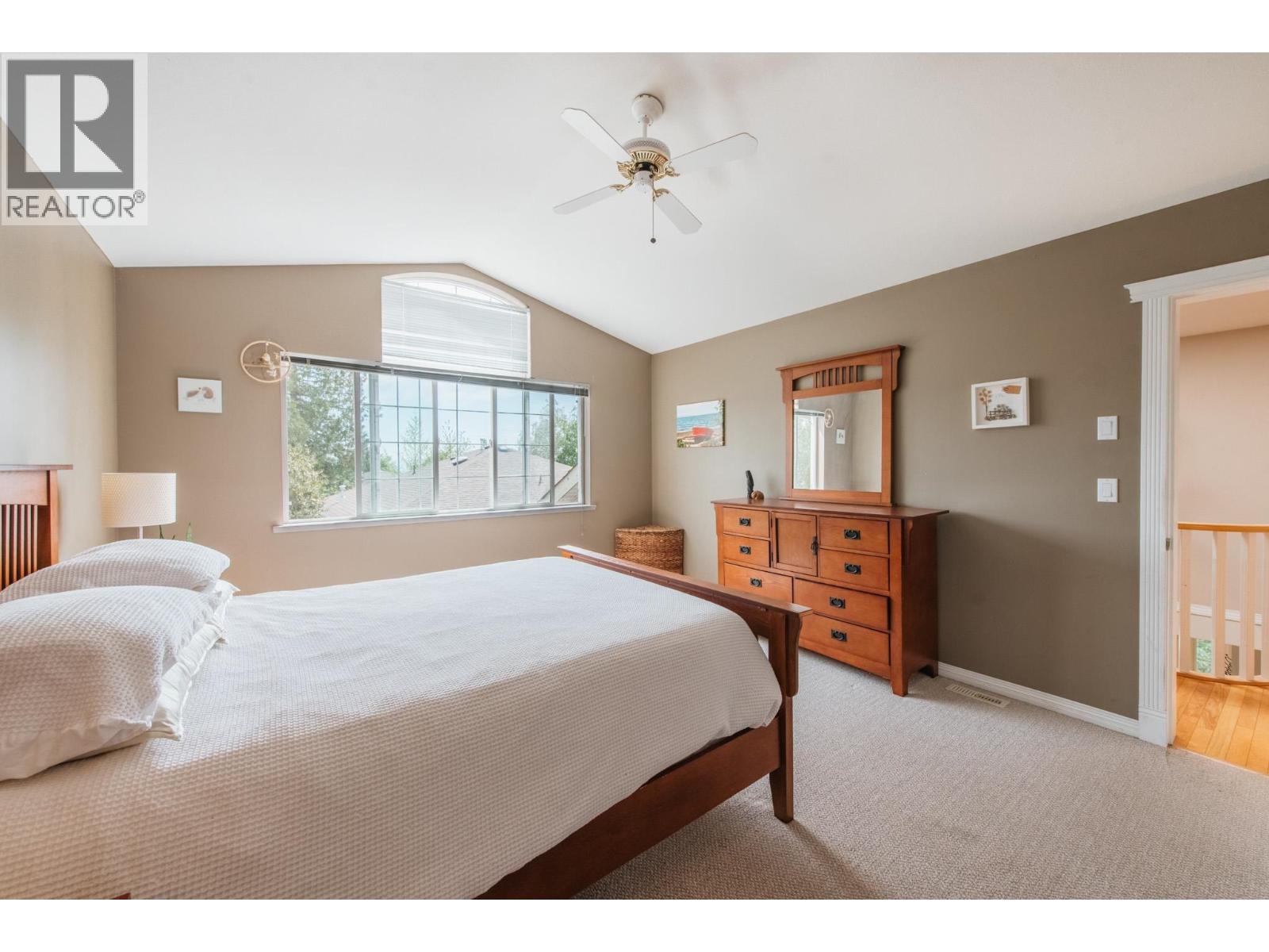 5656 COOK PLACE, Sechelt