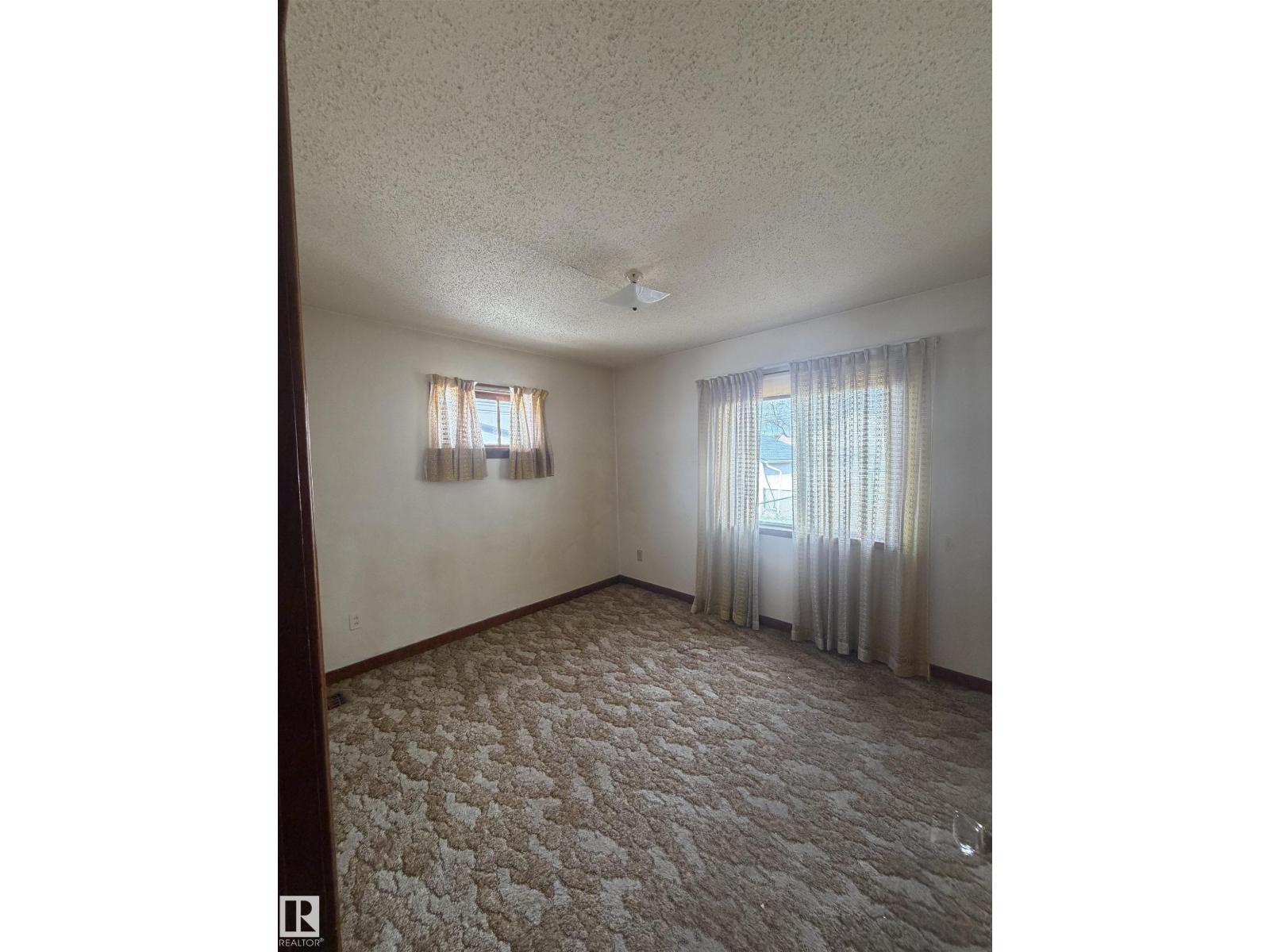9630 106 AV NW - 11