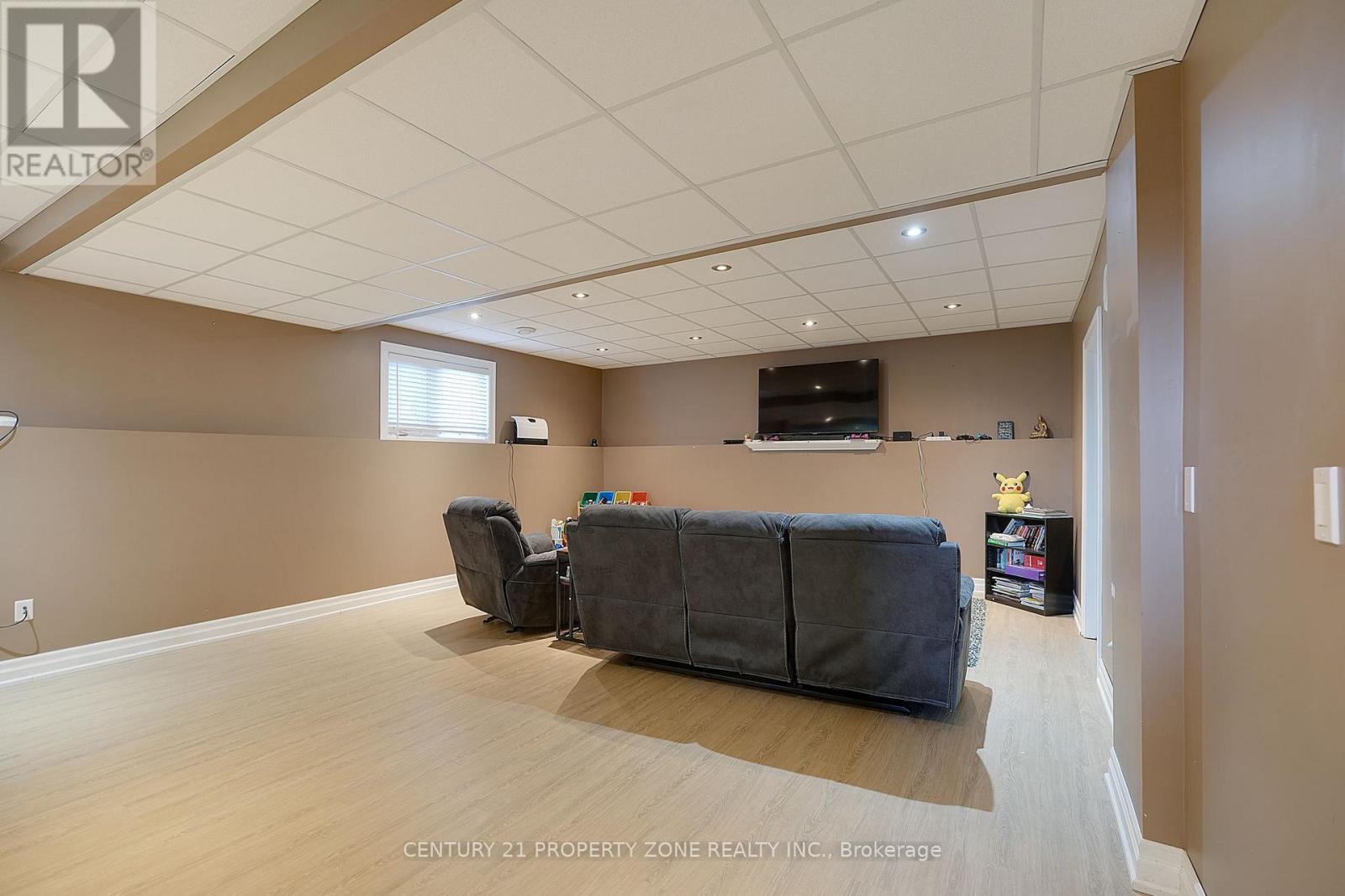 201 GAISER ROAD - 34
