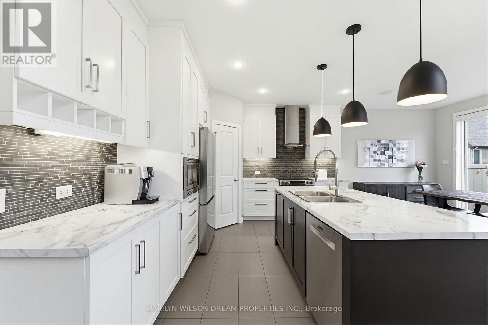 304 ANDALUSIAN CRESCENT - 14