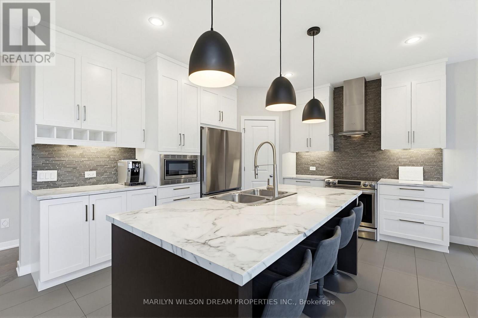 304 ANDALUSIAN CRESCENT - 15