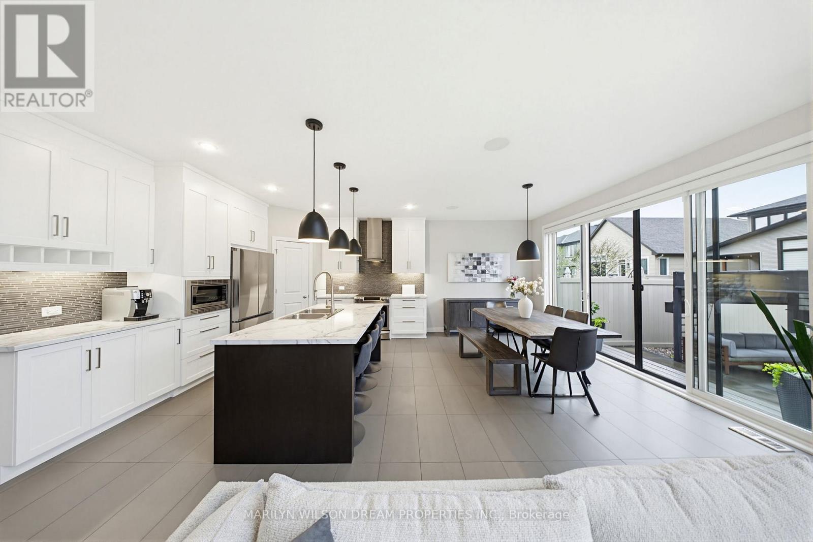 304 ANDALUSIAN CRESCENT - 11