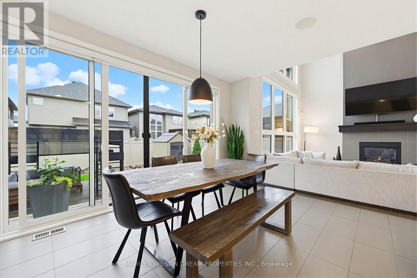 304 ANDALUSIAN CRESCENT - 19