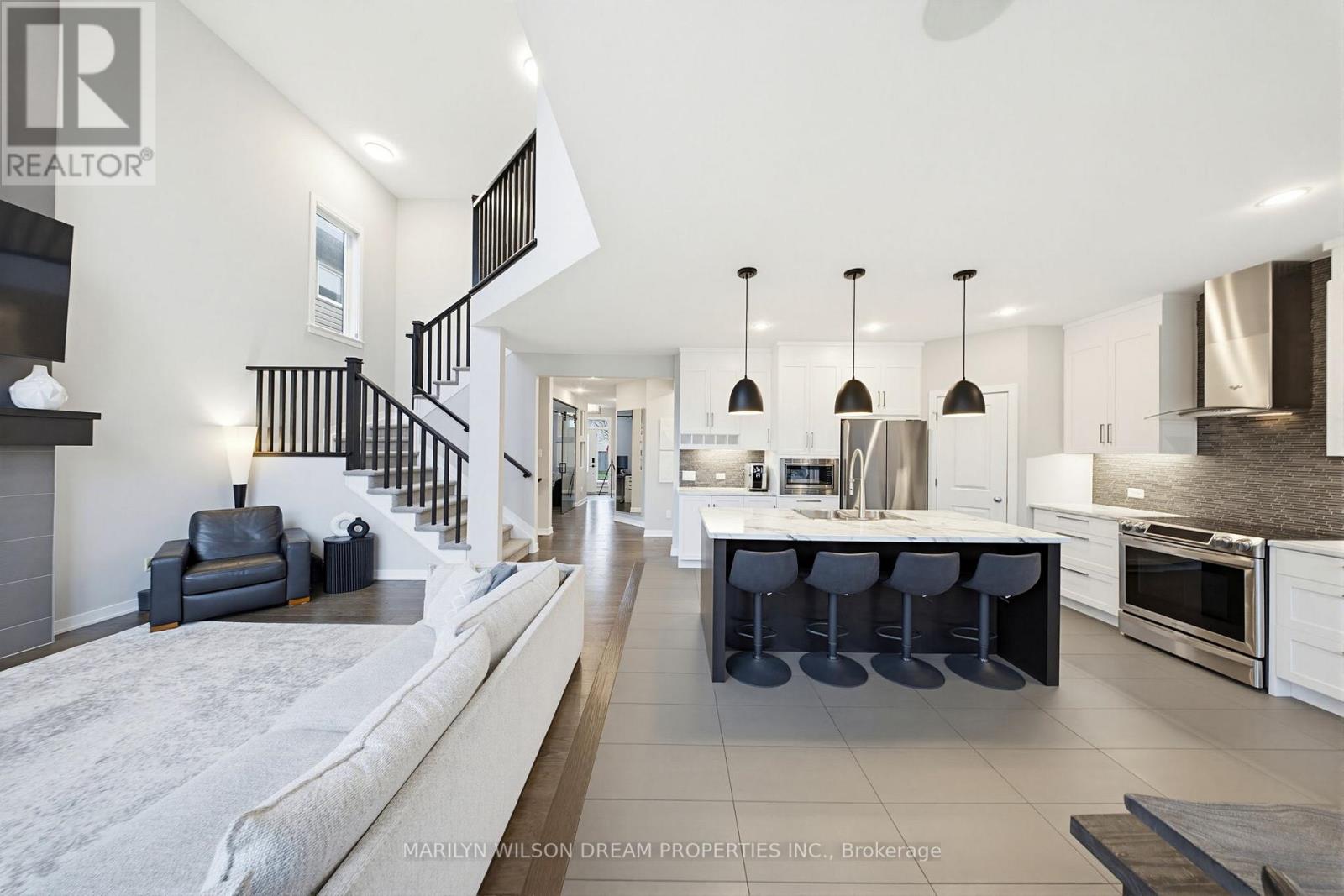 304 ANDALUSIAN CRESCENT - 20