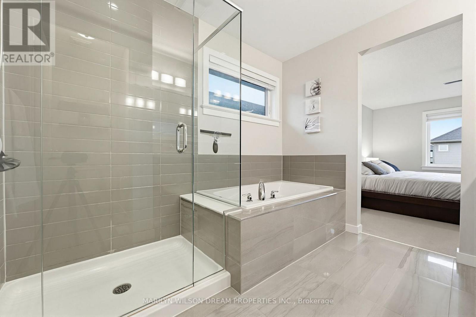 304 ANDALUSIAN CRESCENT - 26