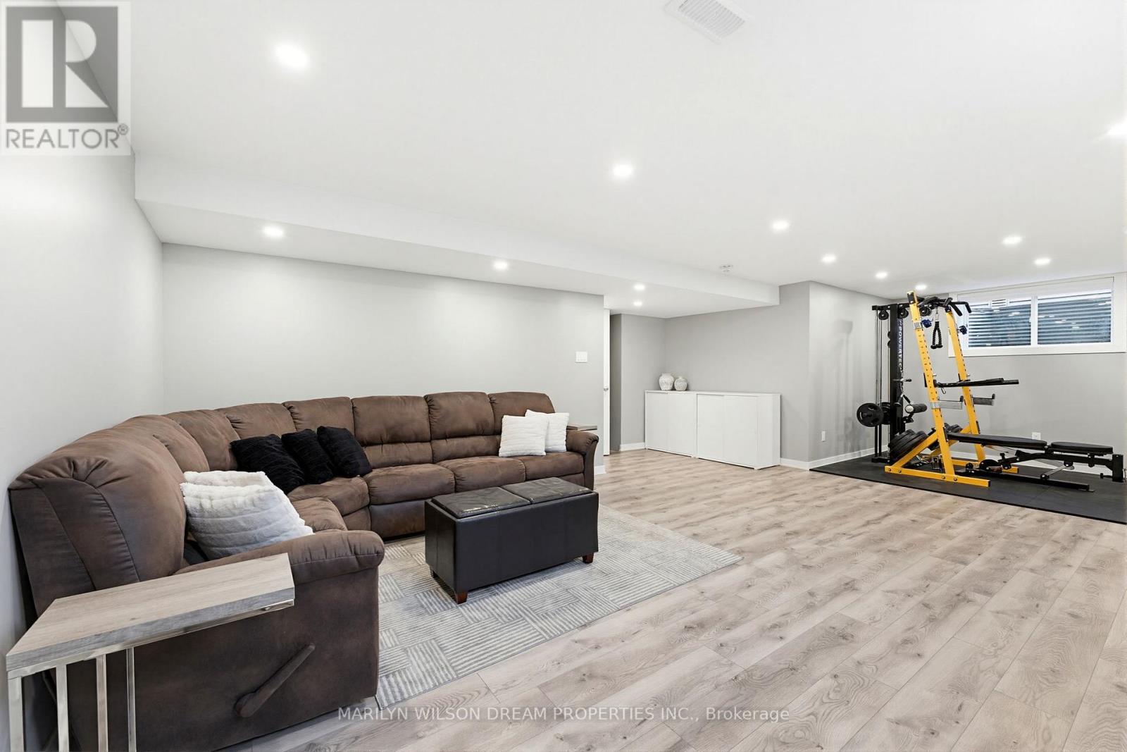 304 ANDALUSIAN CRESCENT - 34