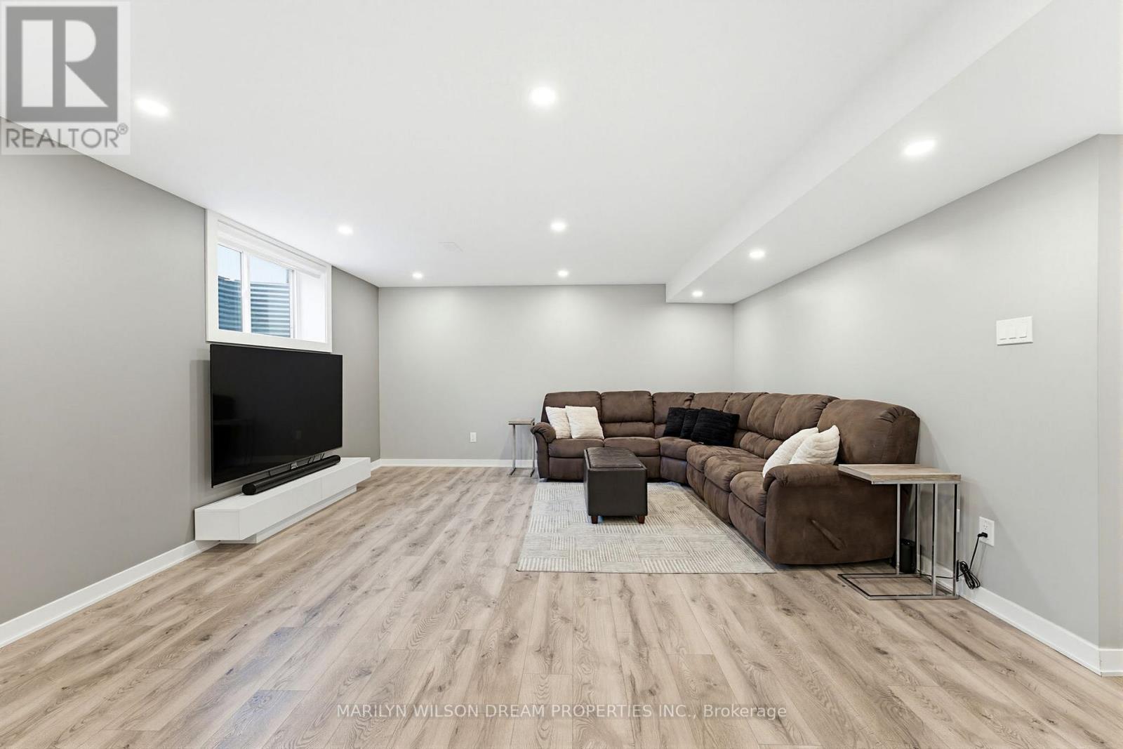304 ANDALUSIAN CRESCENT - 35
