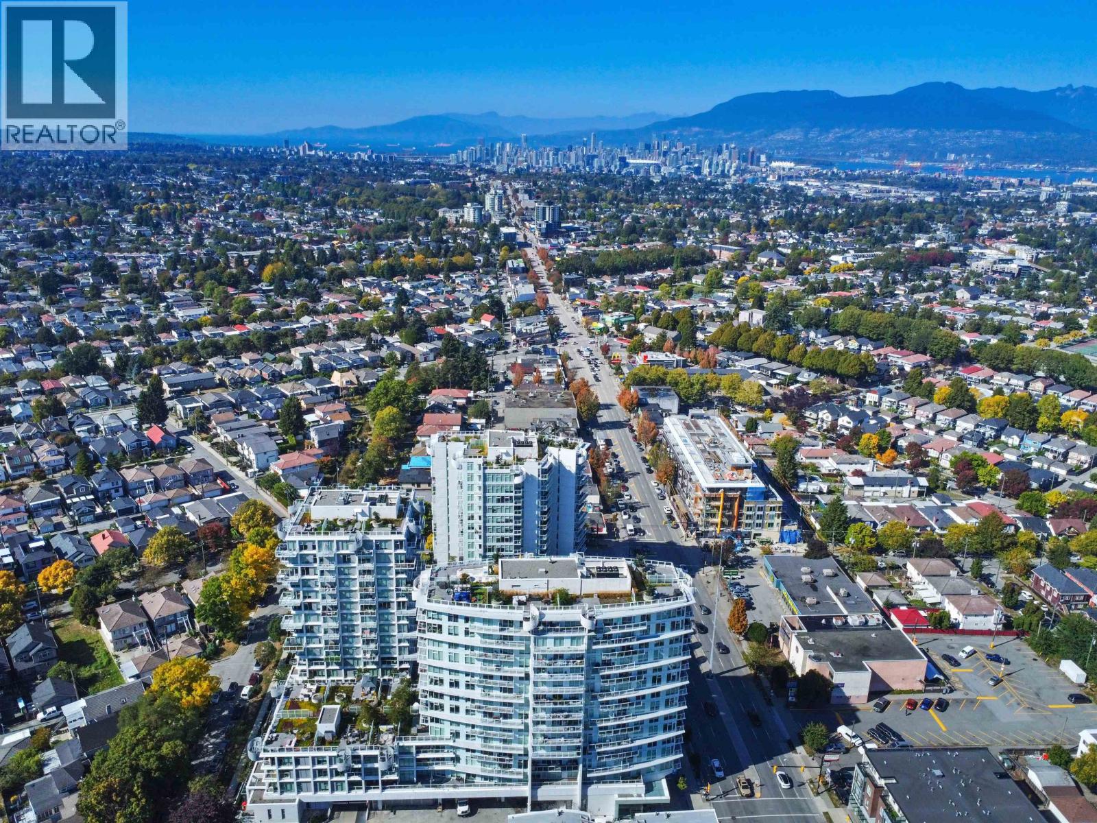 312 2220 KINGSWAY - main photo