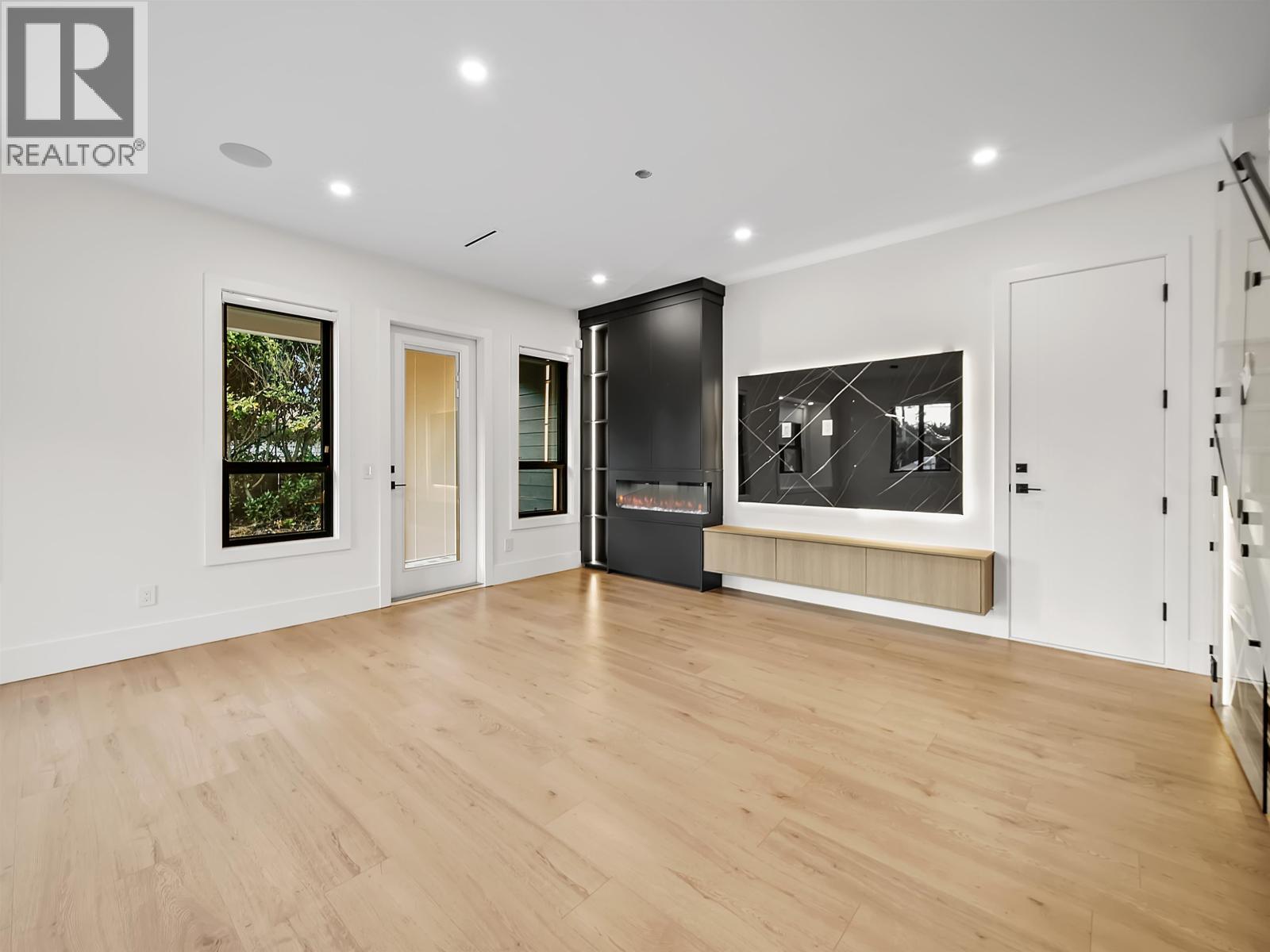 6079 44A AVENUE, Ladner