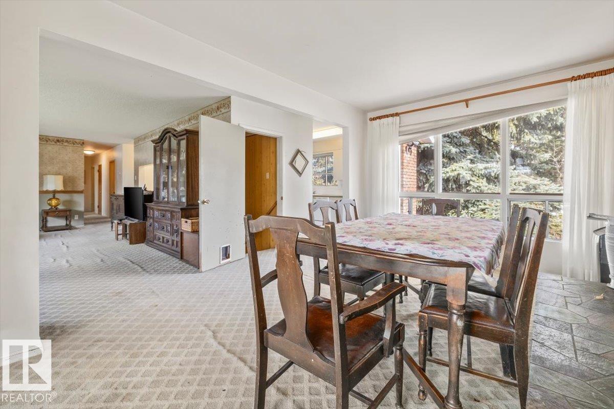 9732 64 ST NW - 9