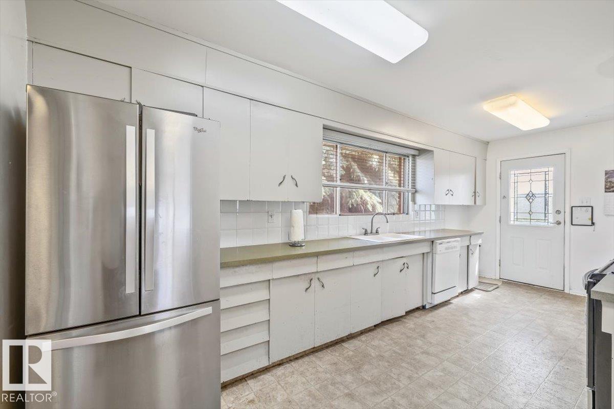 9732 64 ST NW - 13