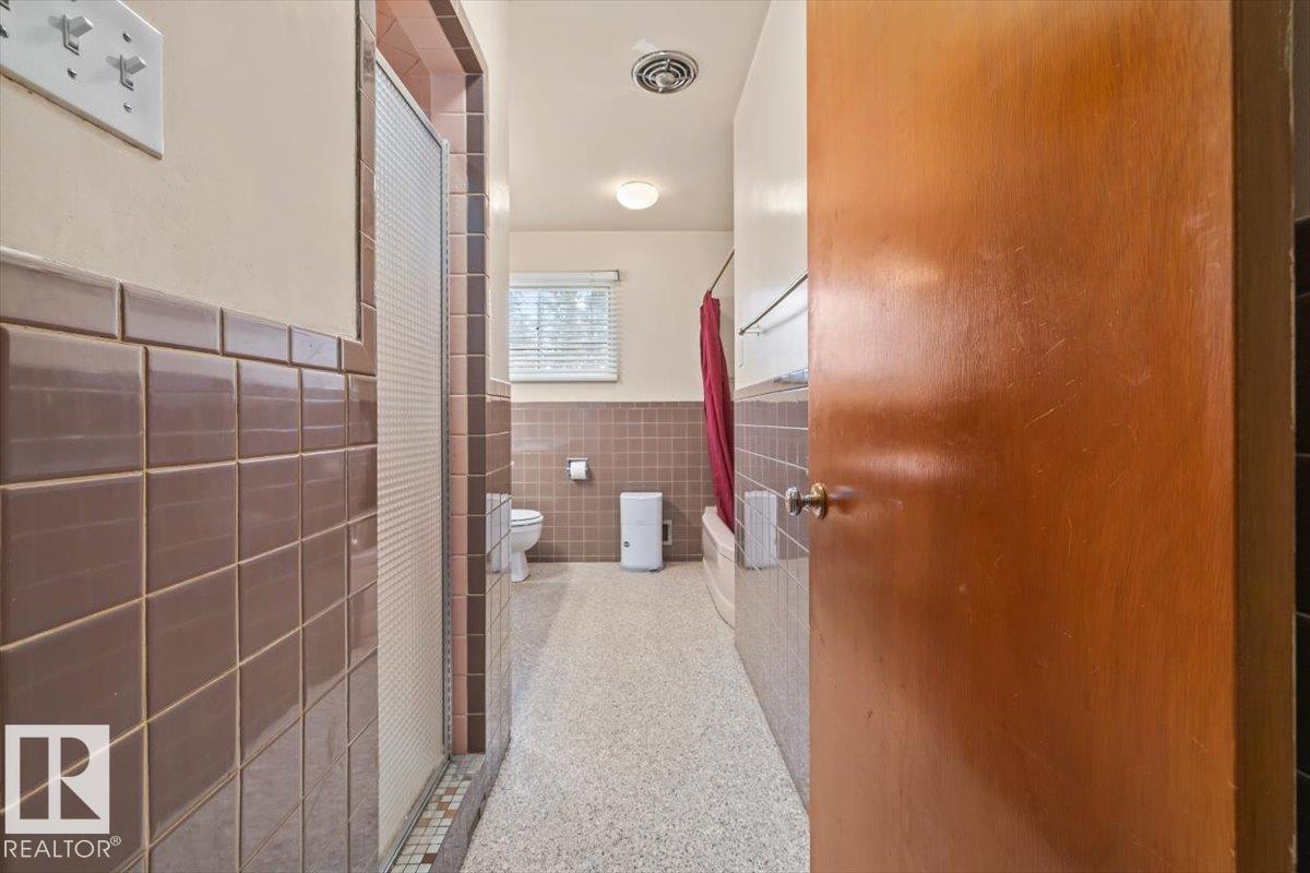 9732 64 ST NW - 23
