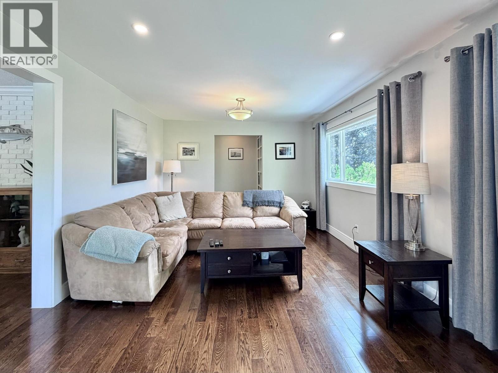 1347 NAISH Drive - 32