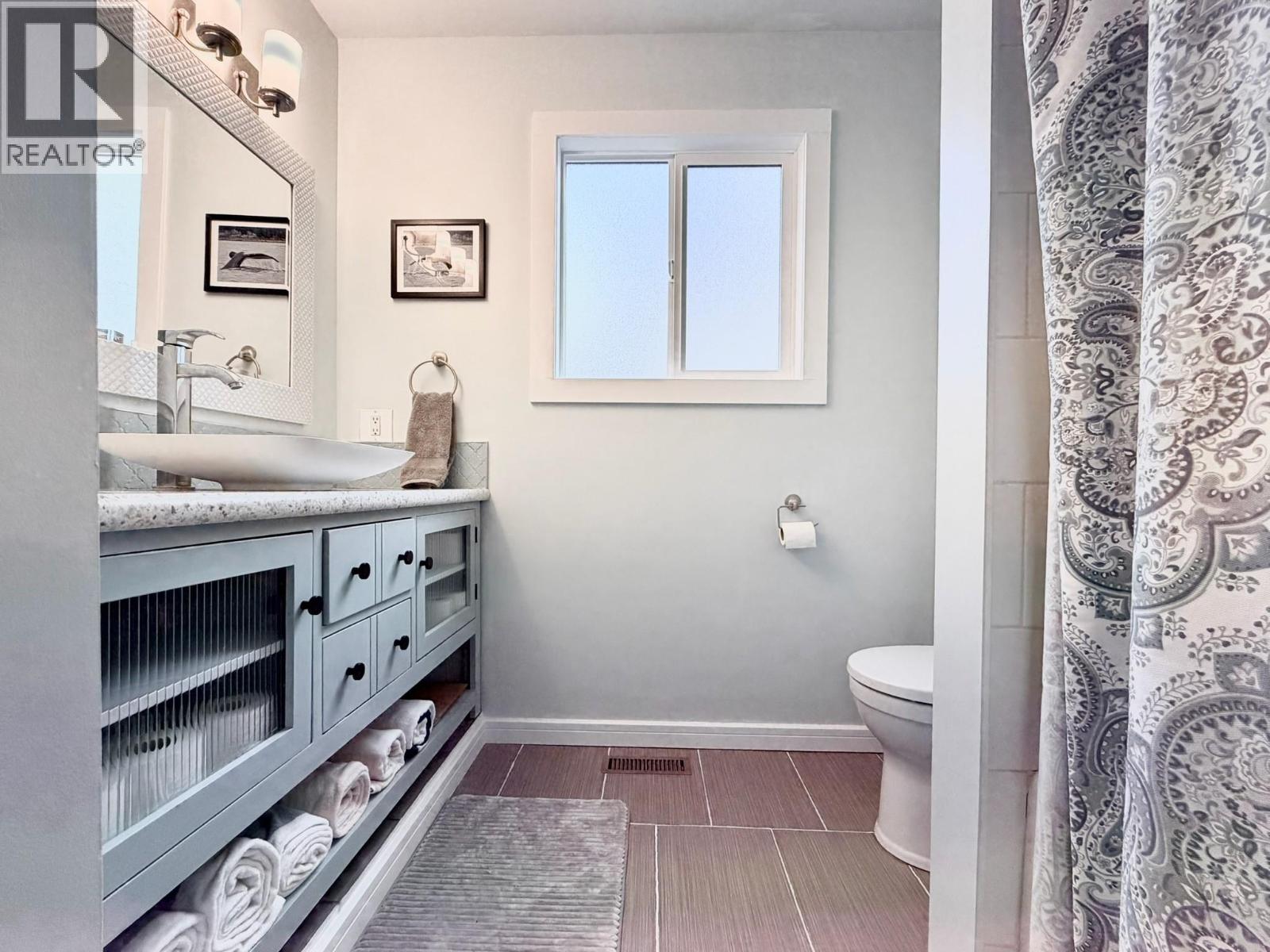 1347 NAISH Drive, Penticton