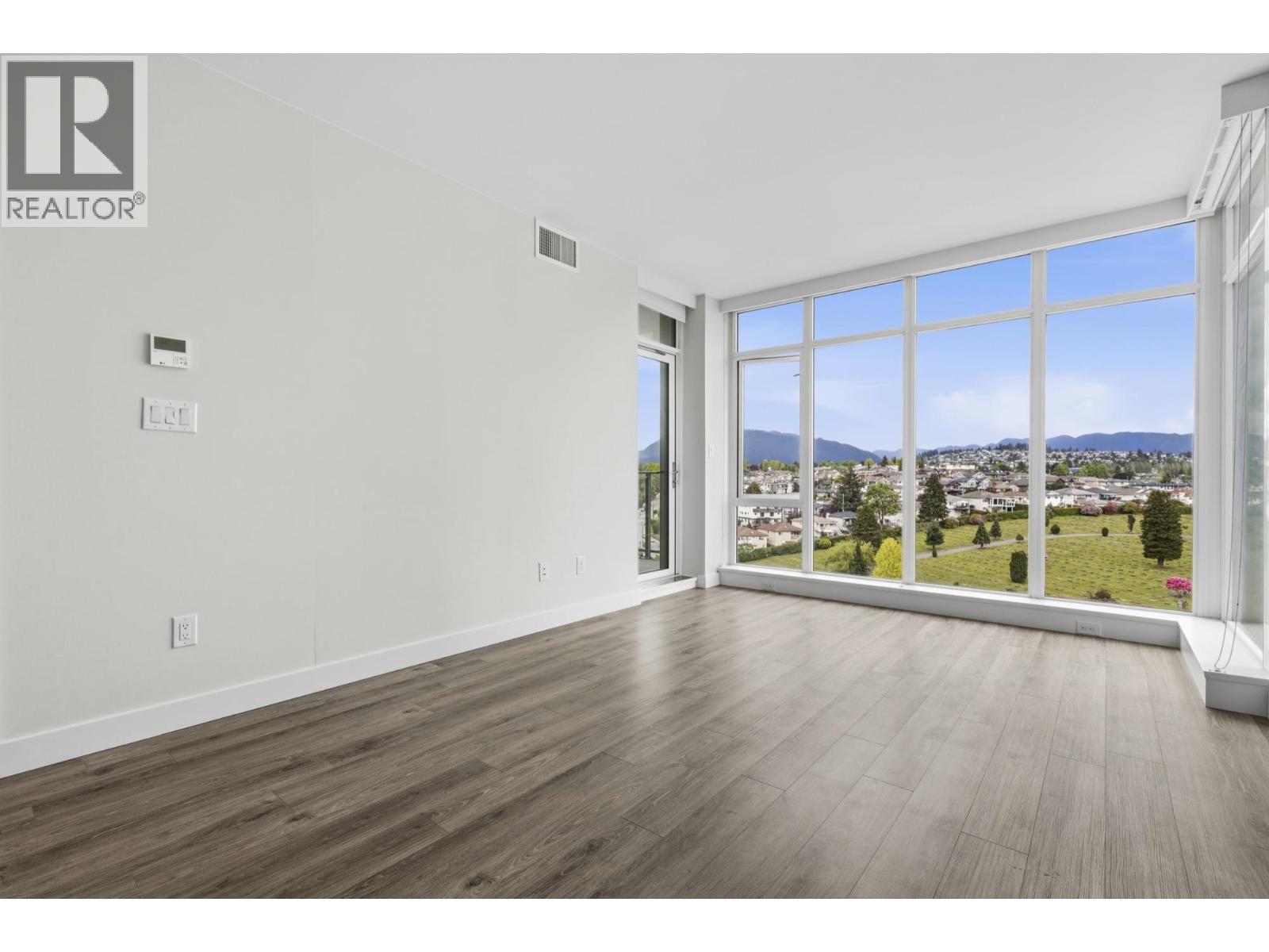 1209 1788 GILMORE AVENUE — photo 3