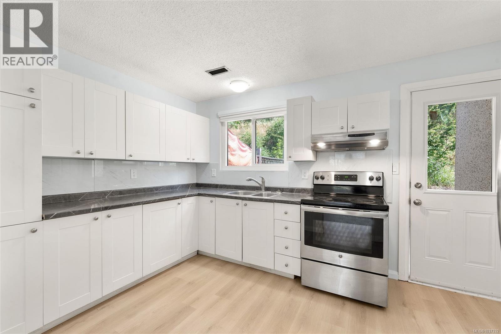 388 Pine St - 18