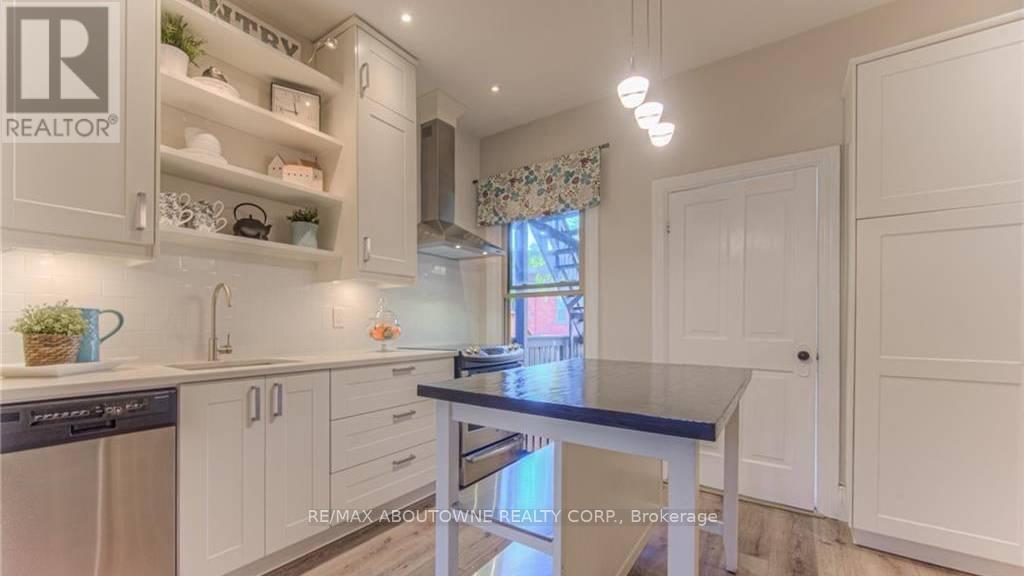 133 MARKLAND STREET - 6