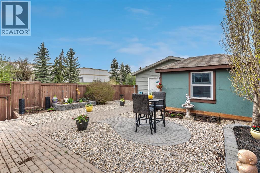 250 Prestwick Close SE - 47