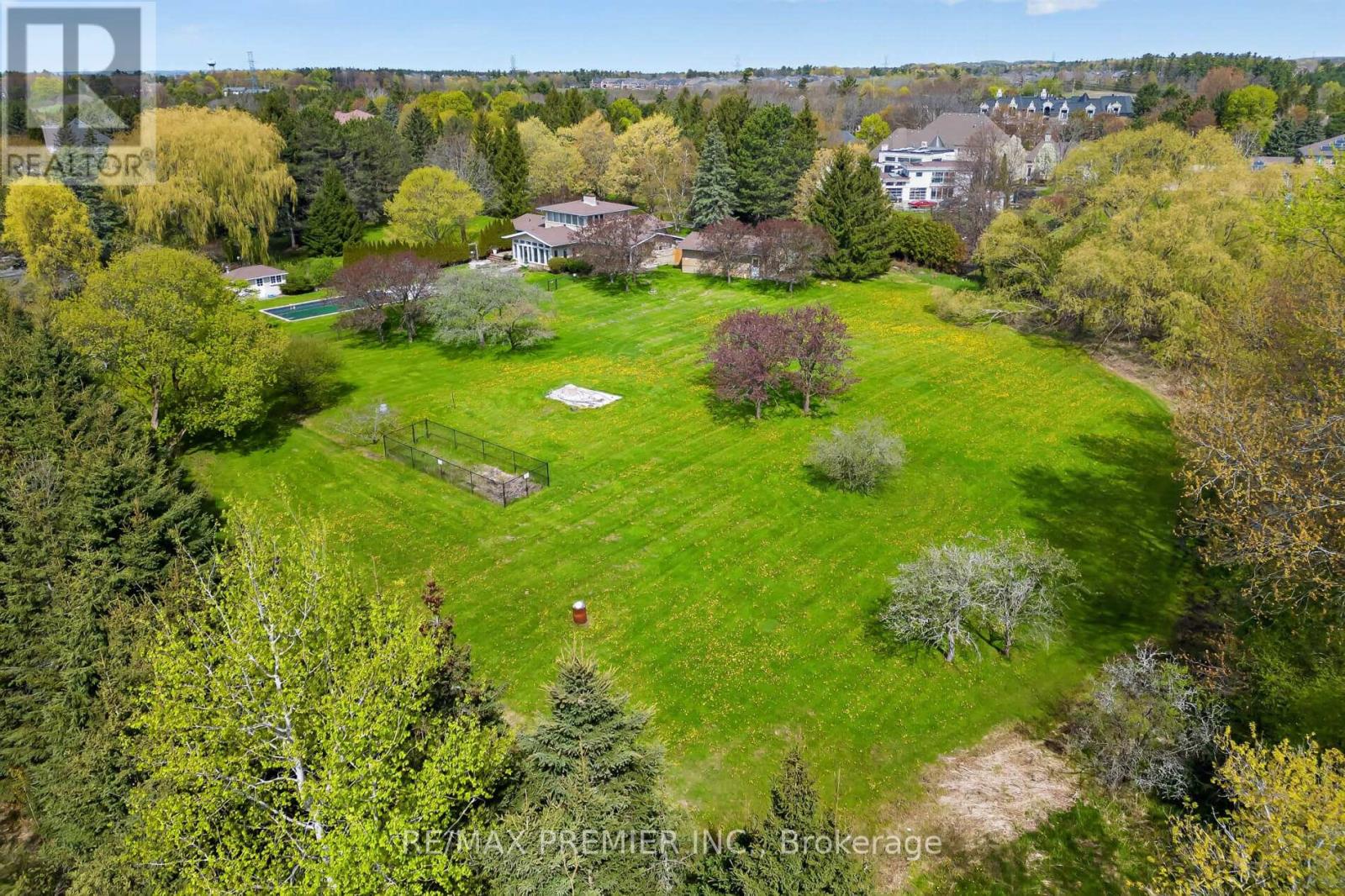 41 GREEN VALLEY COURT - 42