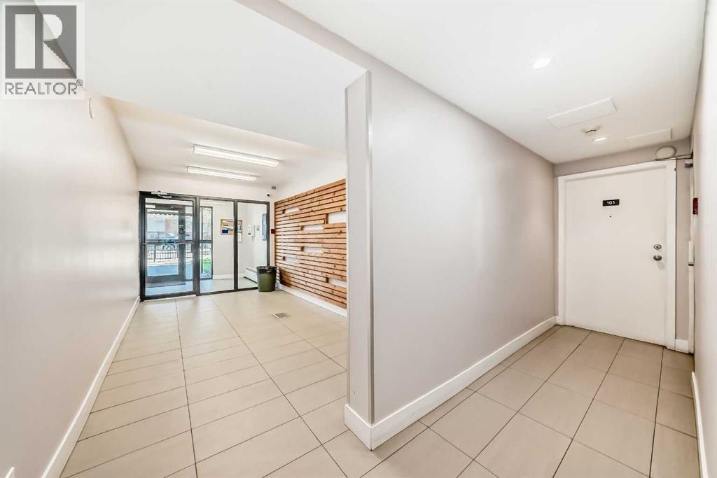 #101 128 15 Avenue SW - 35