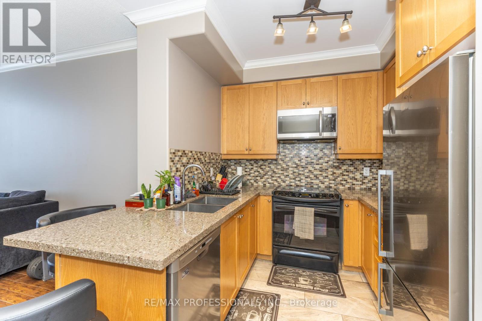 #1004 2772 KEELE STREET - 22