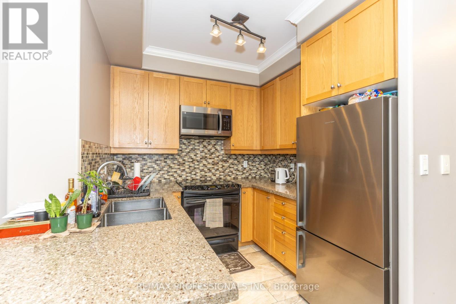 #1004 2772 KEELE STREET - 23
