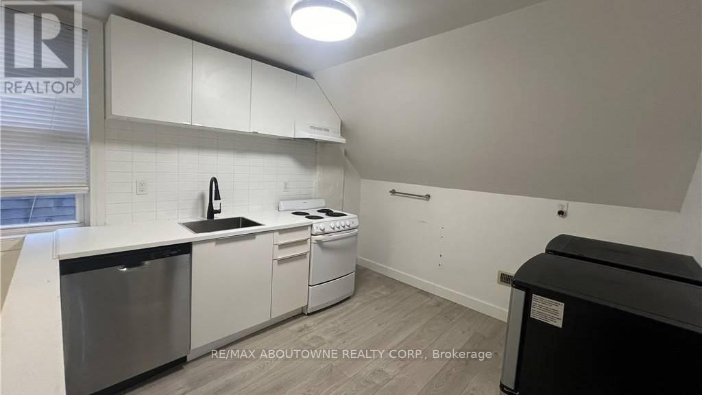 49 FAIRLEIGH AVENUE S - 29